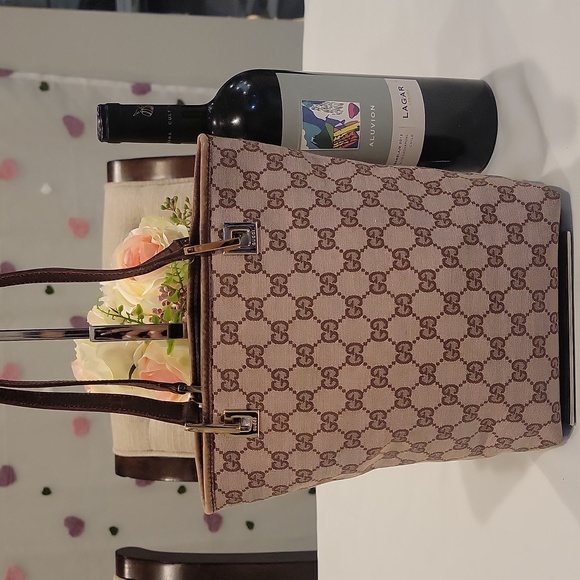 Gucci Handbags - Authentic Gucci small tote bag
